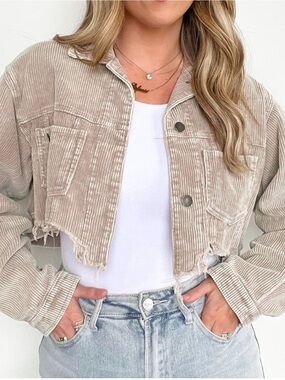 A42 POL Cropped Corduroy Jacket - Beige